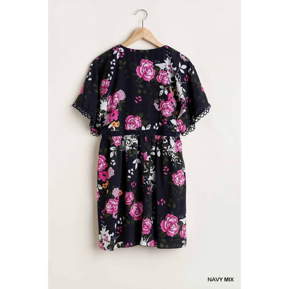 NEW UMGEE women's floral v-neck crochet detail dress in navy - Picture 2 of 4
